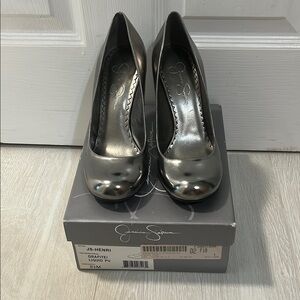 Jessica Simpson Silver Pumps
